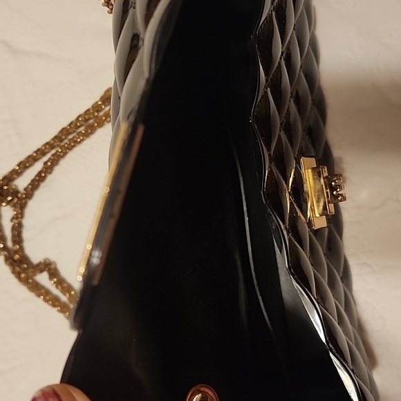 Silicone waterproof, black and gold purse - Picture 3 of 3